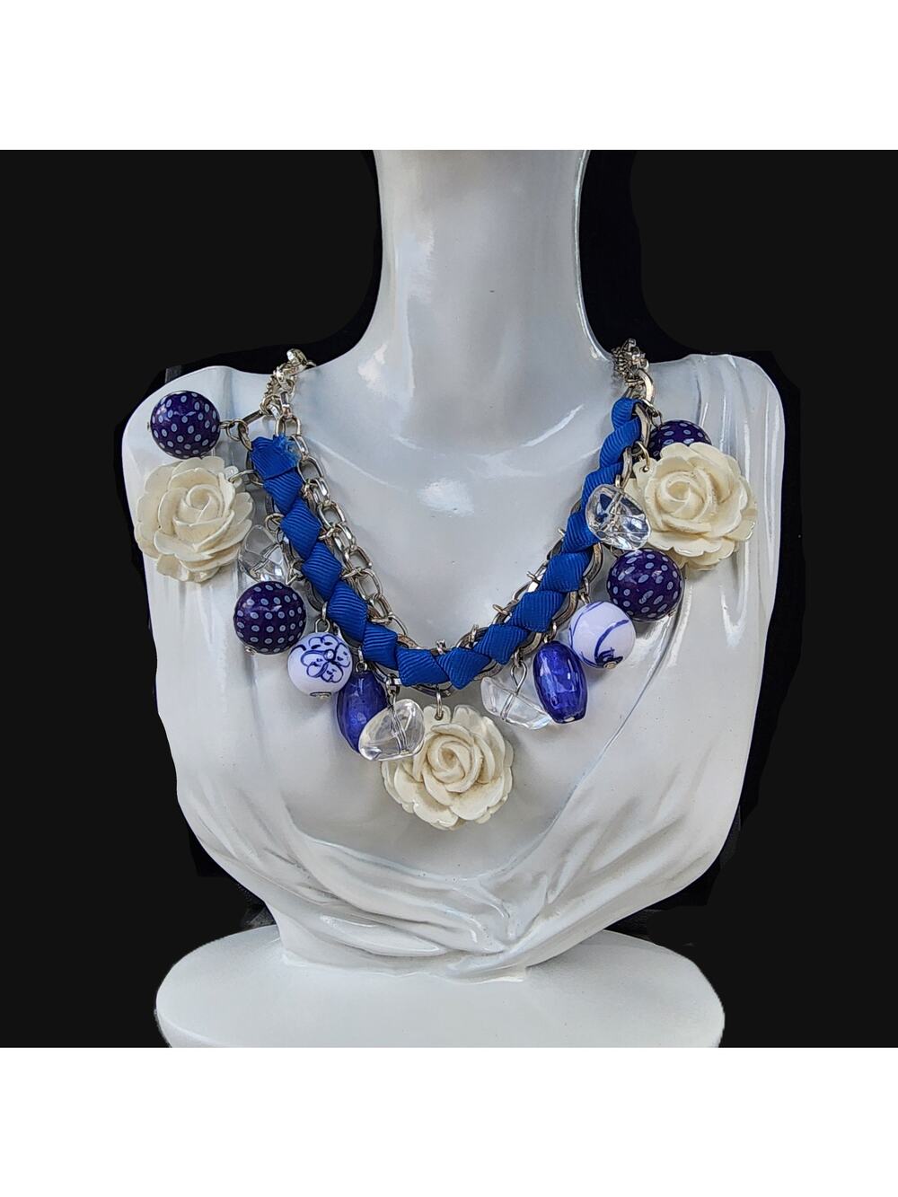 Silver Tone Chunky Resin Ivory Rose Bead Charm Dangle Statement Bib Necklace